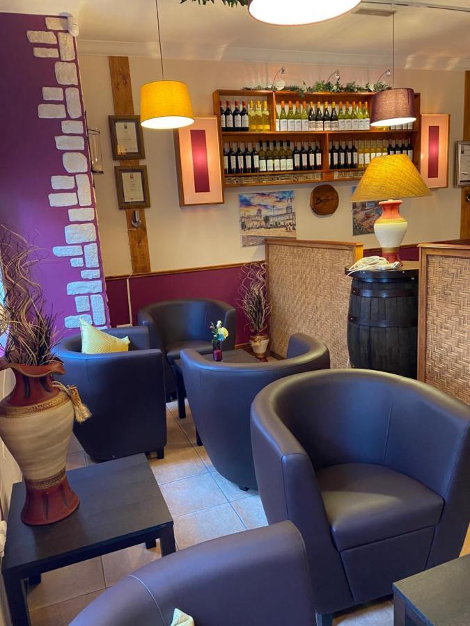 Befani'S Mediterranean Restaurant & Townhouse Клонмел Экстерьер фото